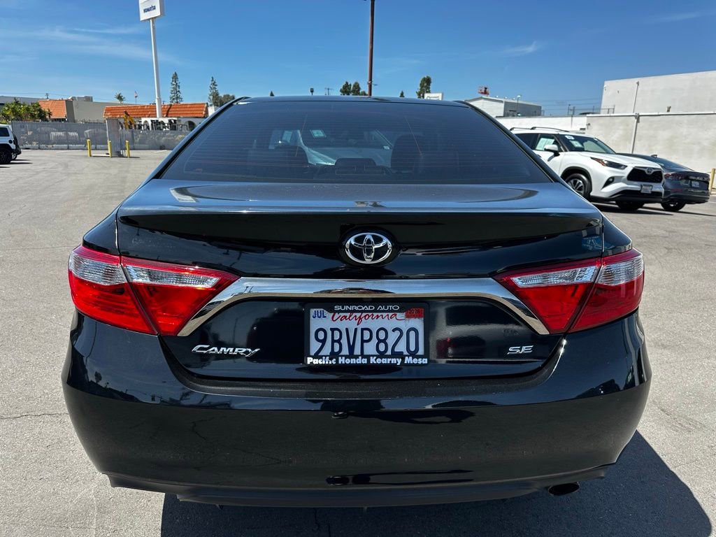 Used 2017 Toyota Camry SE FWD image 3