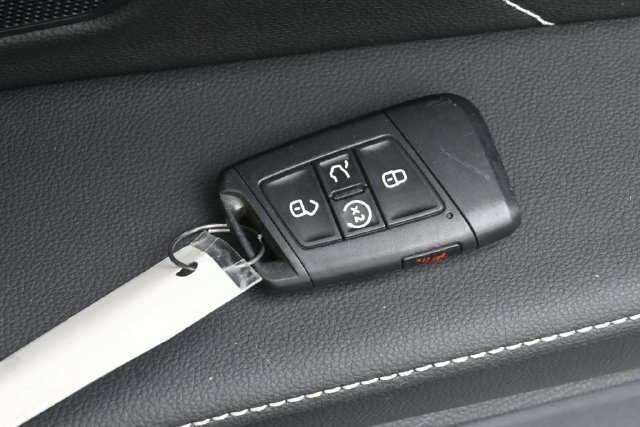 Used 2023 Volkswagen Tiguan SE FWD image 37