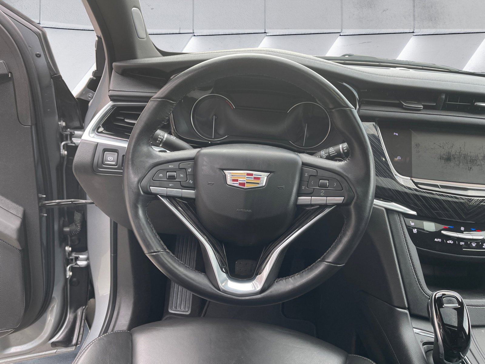 Certified 2025 Cadillac XT6 Premium Luxury image 13