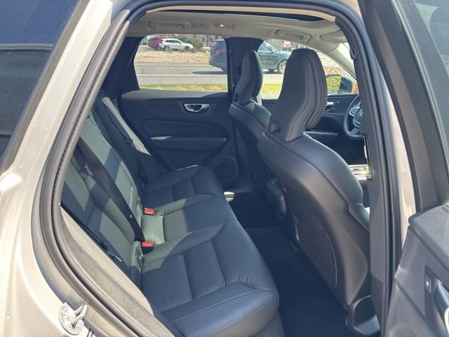 Certified 2025 Volvo XC60 B5 Plus image 13