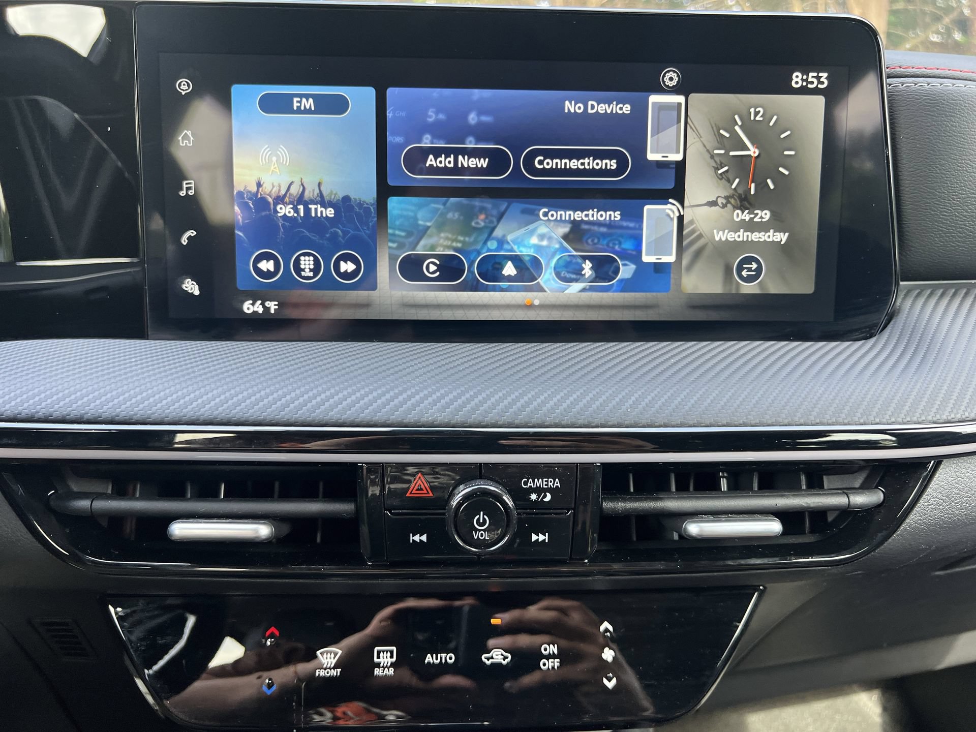 Certified 2025 Nissan Kicks SR FWD image 5