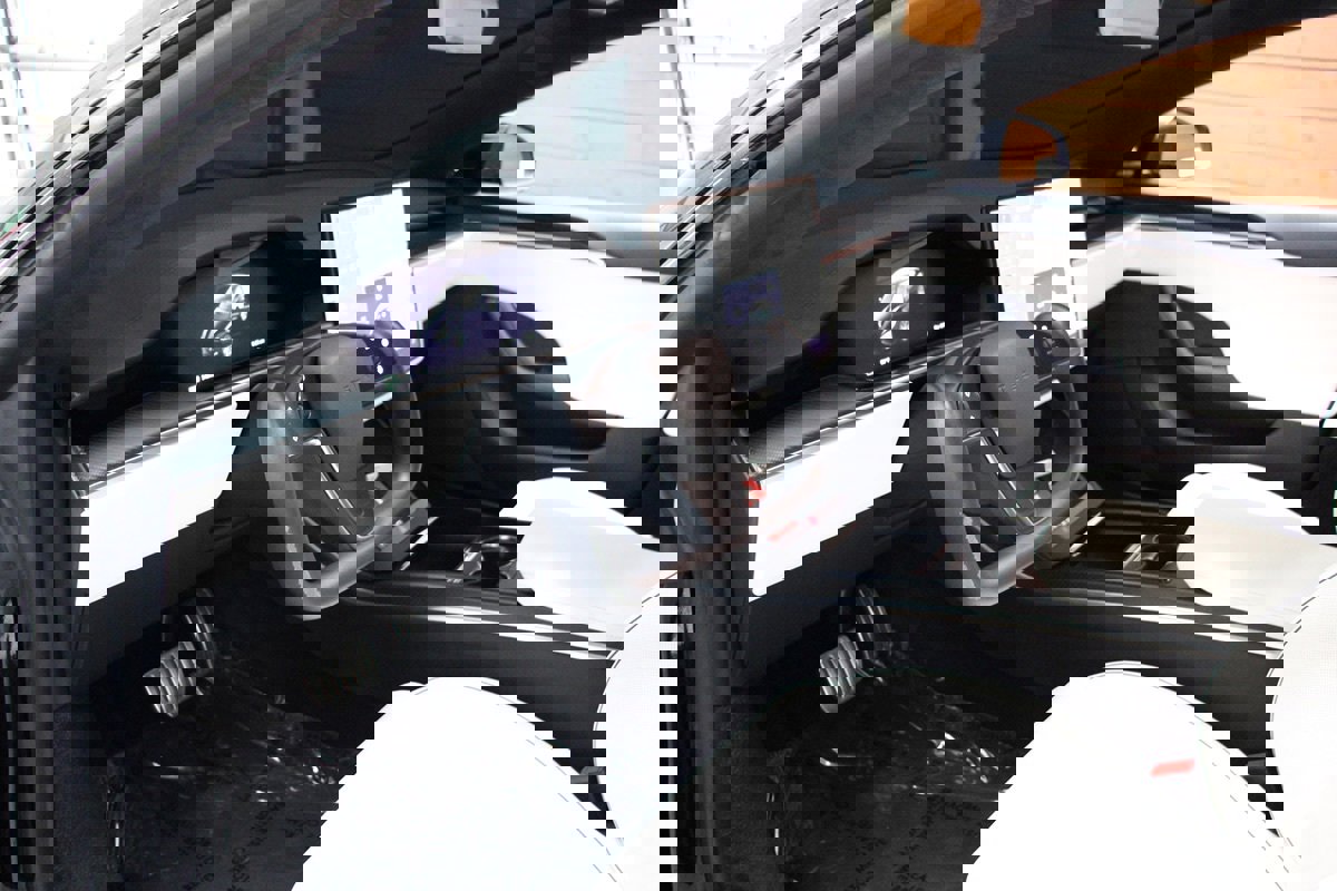 Used 2022 Tesla Model S Plaid image 16