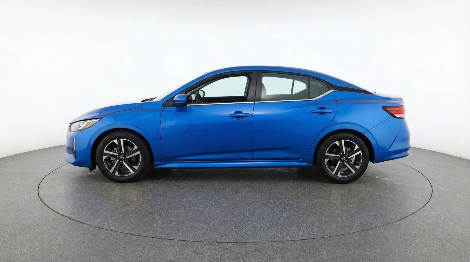 Used 2025 Nissan Sentra SV image 5