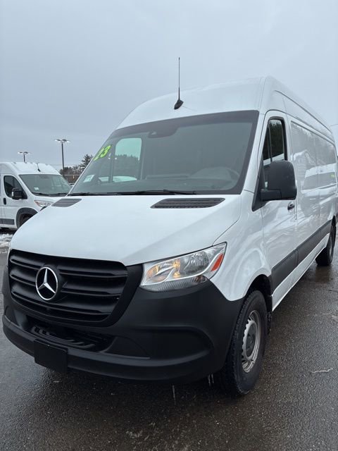 Used 2023 Mercedes-Benz Sprinter 2500 image 3