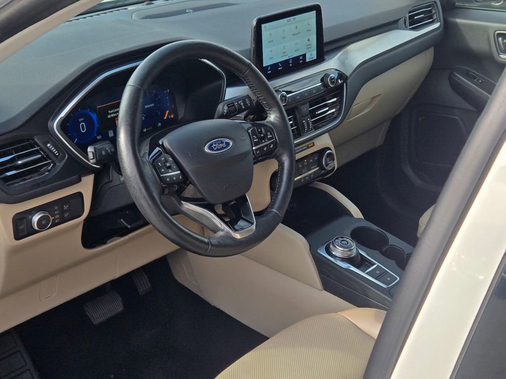 Used 2021 Ford Escape Titanium image 33