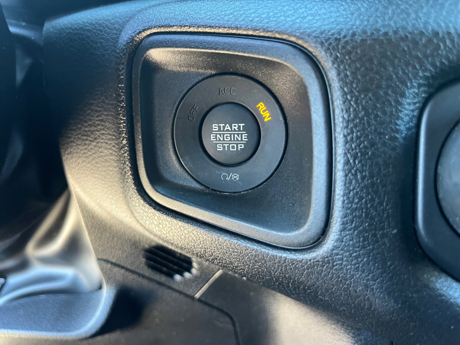 Used 2024 Jeep Wrangler Willys image 29