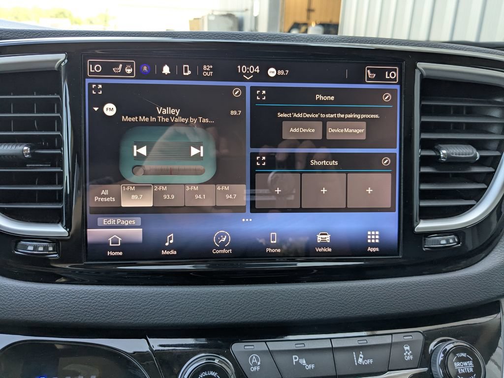 Used 2023 Chrysler Pacifica Touring-L FWD image 24