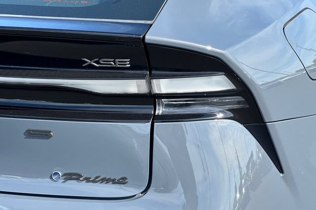 Used 2024 Toyota Prius Prime FWD image 31