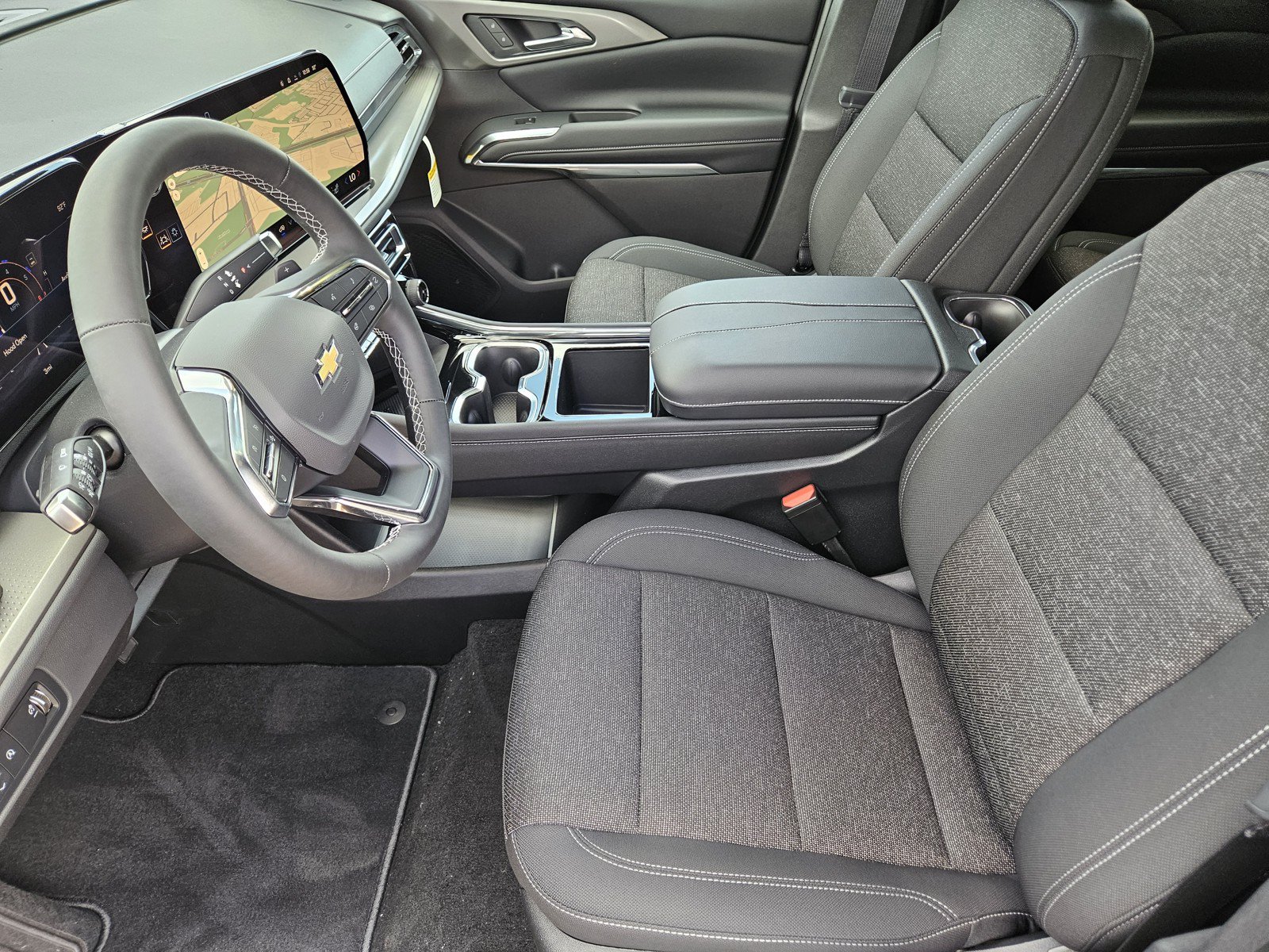 New 2027 Chevrolet Traverse LT w/ Driver Confidence Package FWD image 9