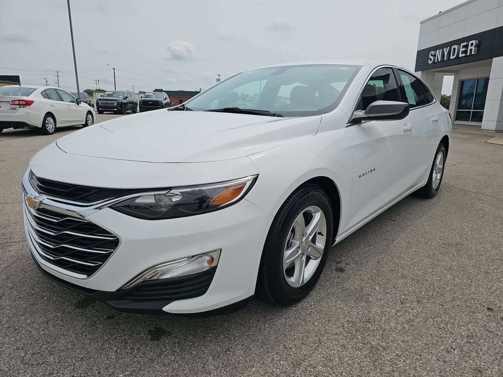 Used 2022 Chevrolet Malibu LS FWD image 3