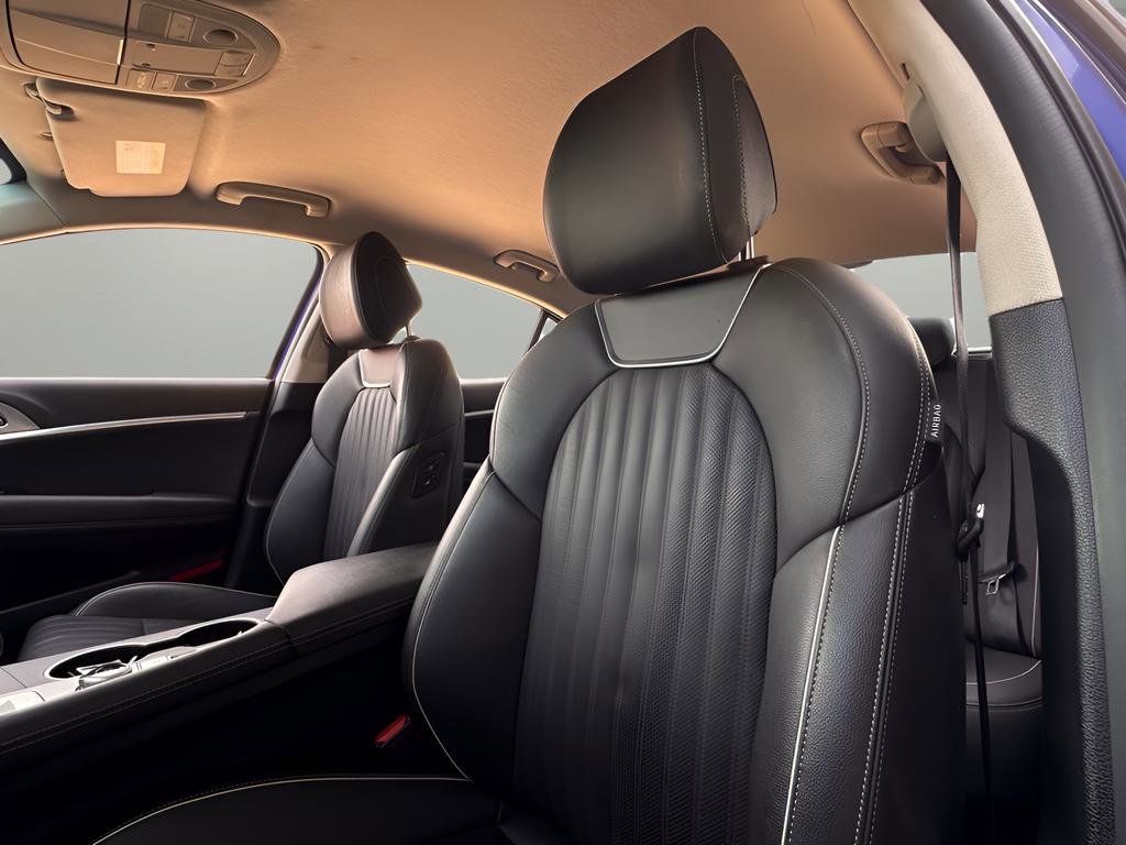 Used 2023 Genesis G70 3.3T image 23