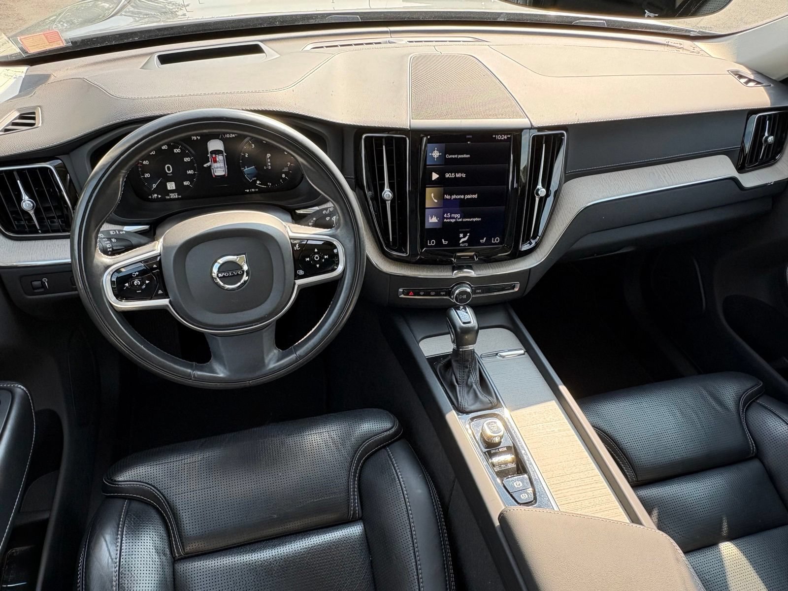 Used 2018 Volvo XC60 T6 Inscription w/ Luxury Seat Package AWD/4WD image 13