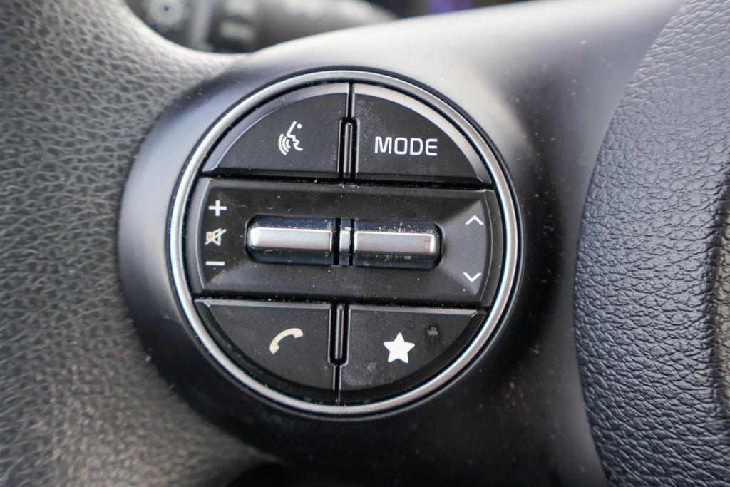 Used 2025 Kia Soul LX w/ LX Technology Package image 12