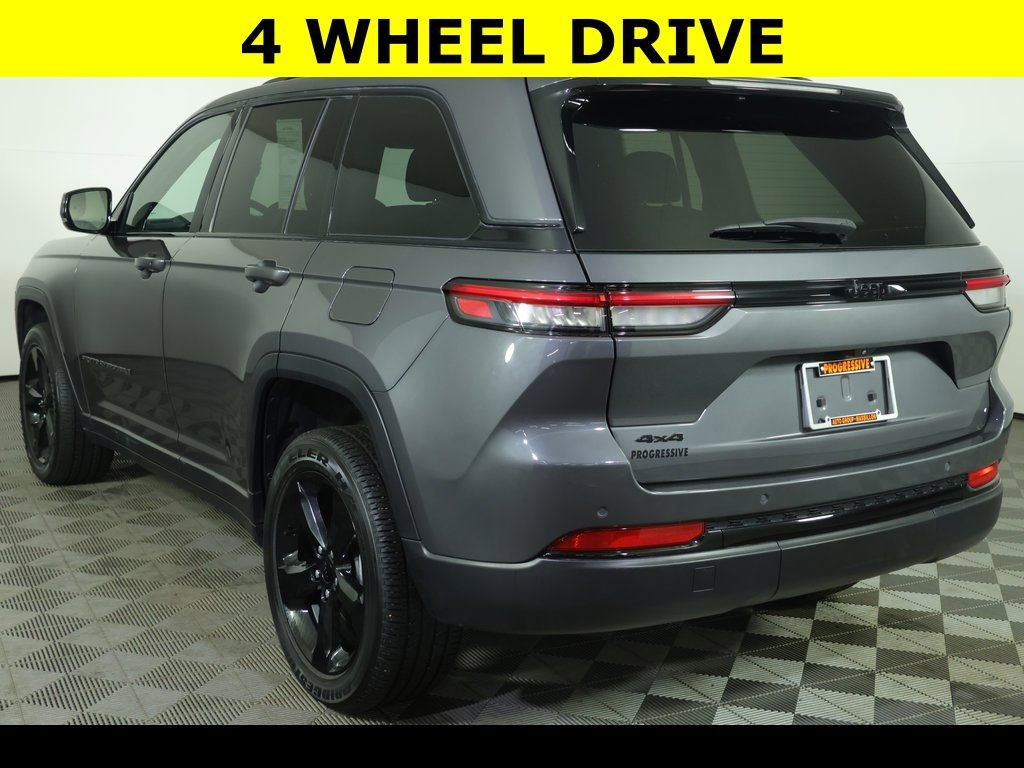 Used 2022 Jeep Grand Cherokee Altitude image 5