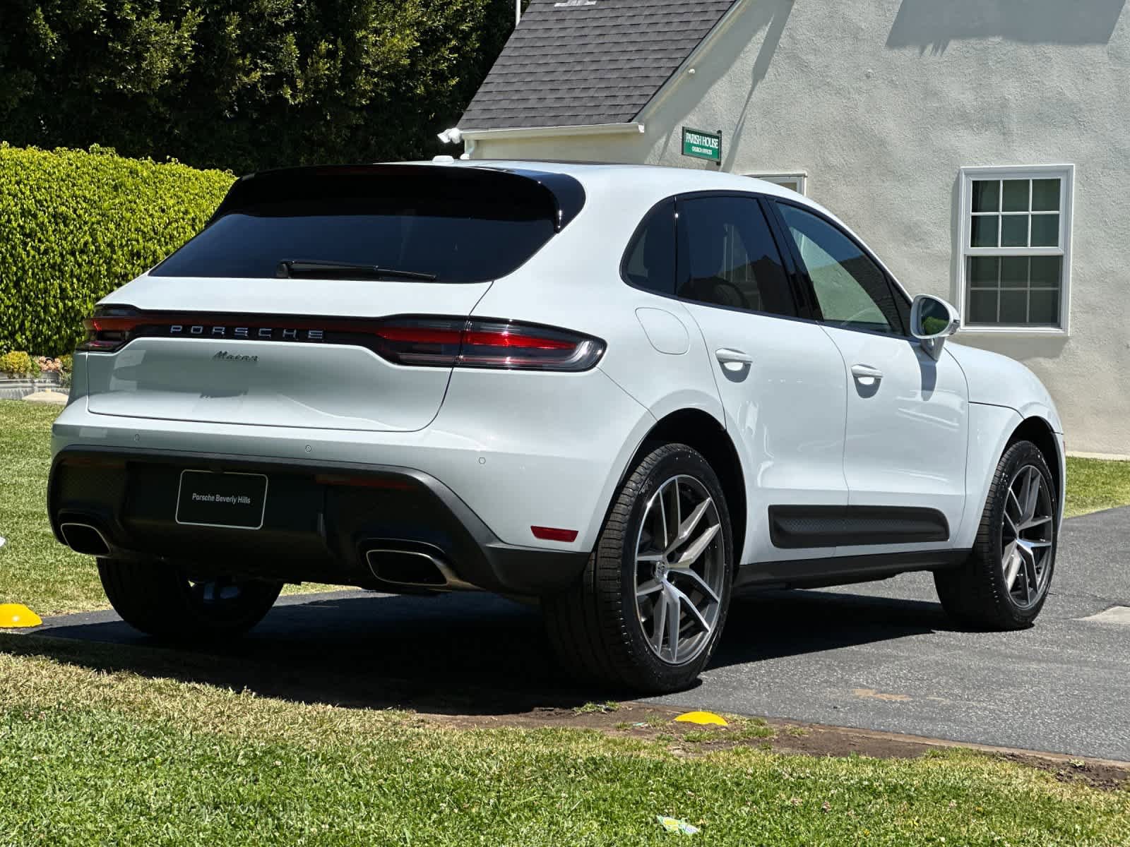 New 2026 Porsche Macan AWD/4WD image 8