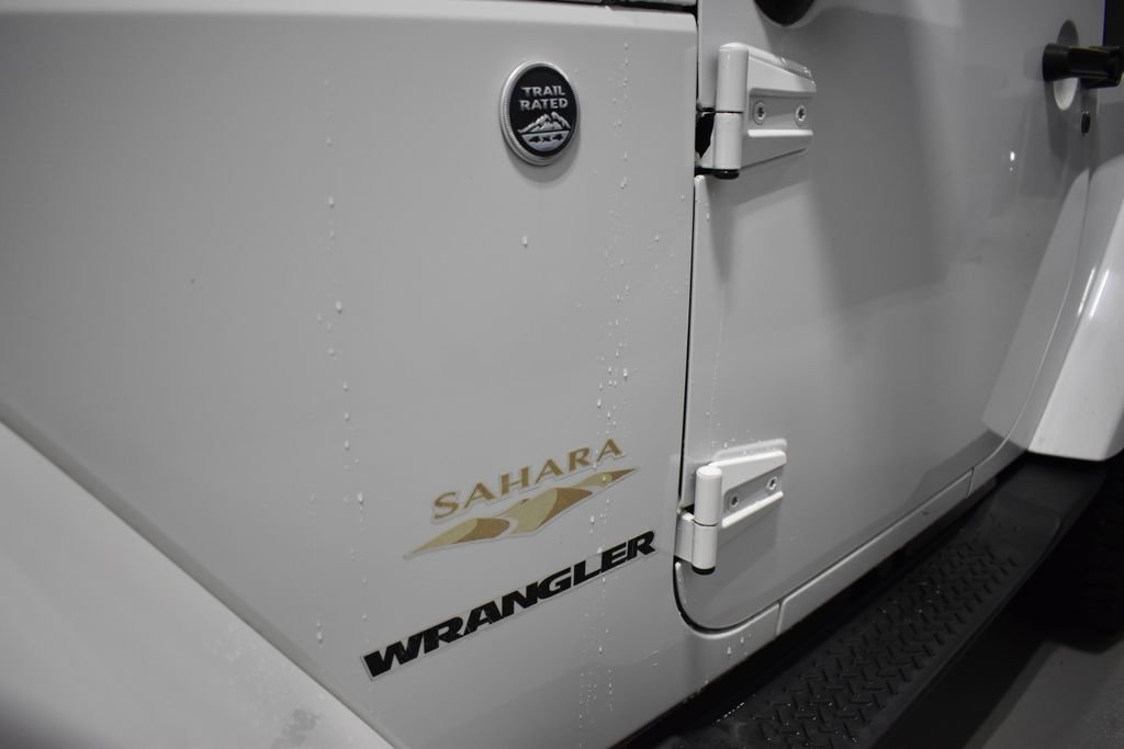 Used 2015 Jeep Wrangler Sahara w/ Connectivity Group AWD/4WD image 25