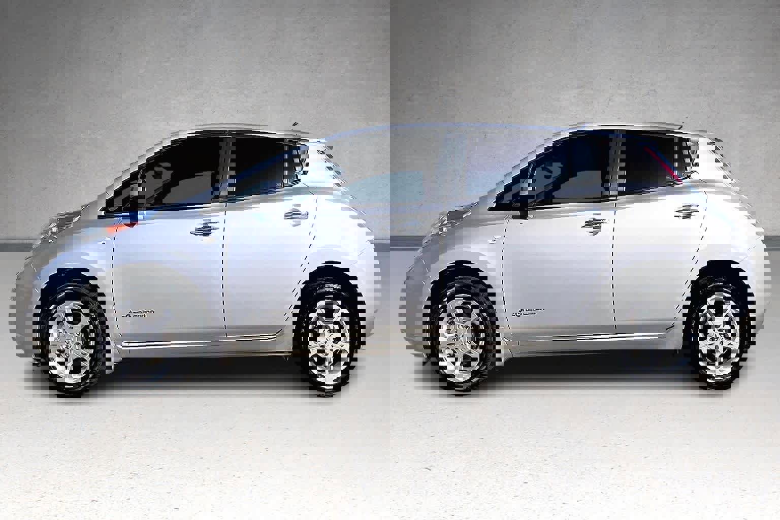 Used 2011 Nissan Leaf w/ Protection Pkg image 3