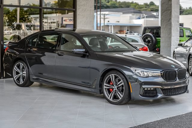 Used 2019 BMW 740i w/ M Sport Package RWD image 4