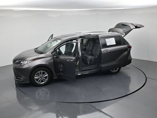 Used 2021 Toyota Sienna Limited FWD image 52