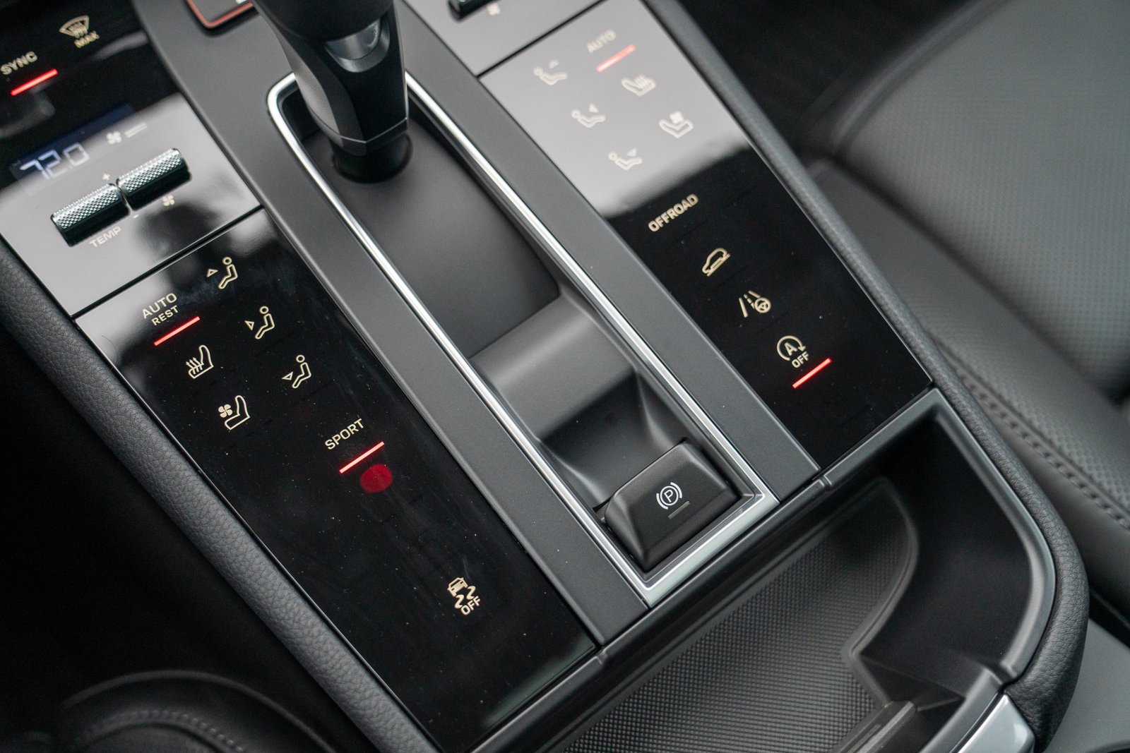 Certified 2026 Porsche Macan AWD/4WD image 20
