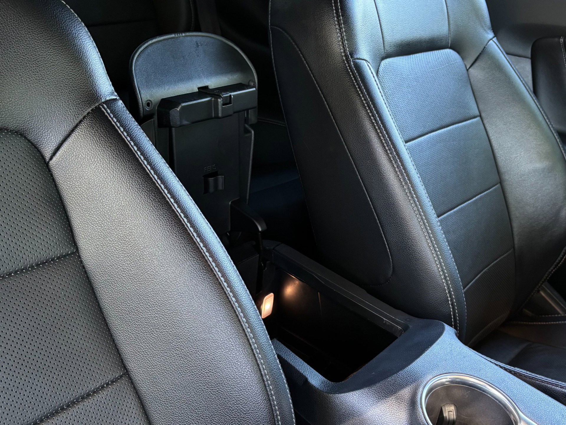 Used 2021 Ford Mustang GT Premium w/ Black Accent Package RWD image 19