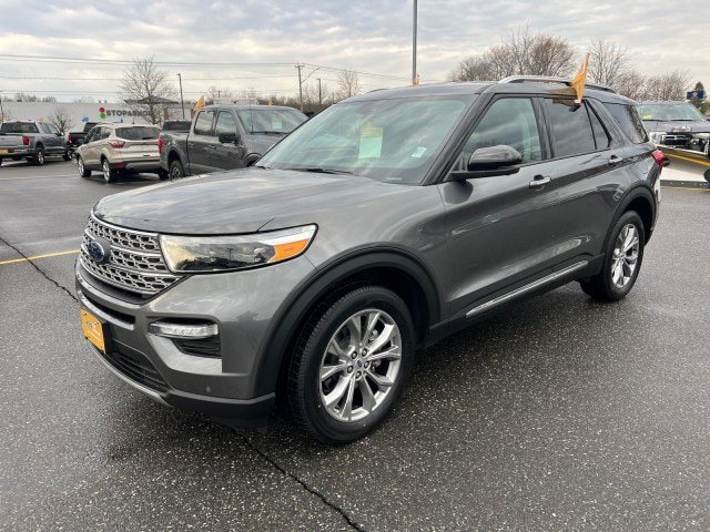 Certified 2023 Ford Explorer Limited w/ Equipment Group 301A AWD/4WD image 3