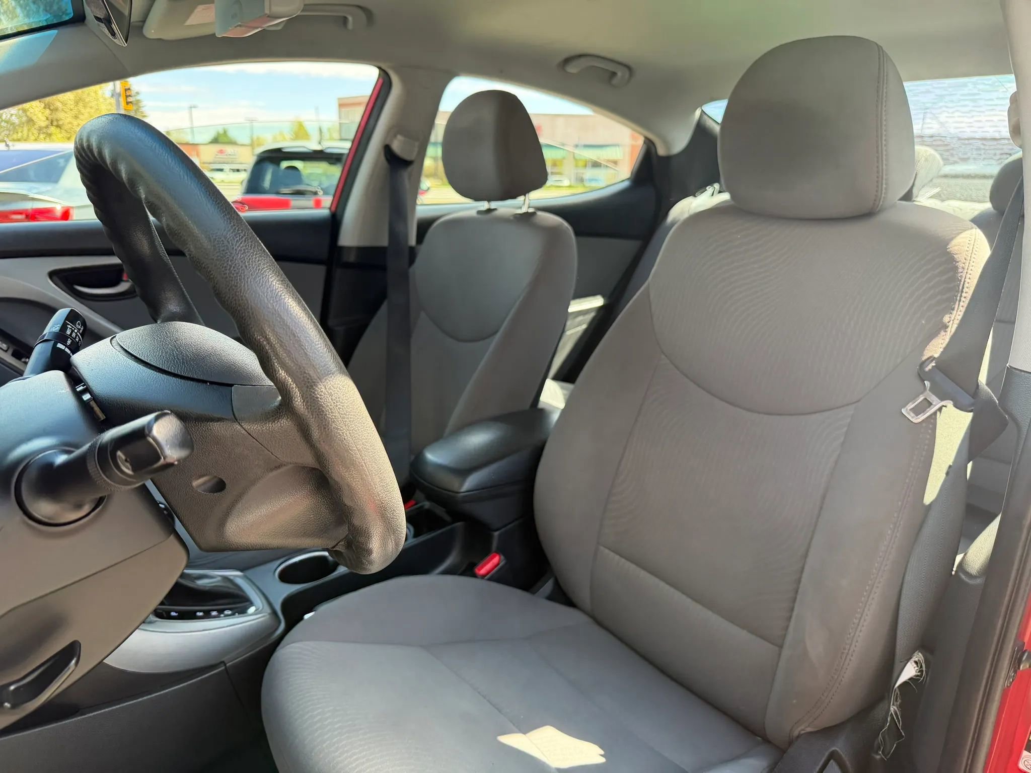 Used 2015 Hyundai Elantra SE image 14