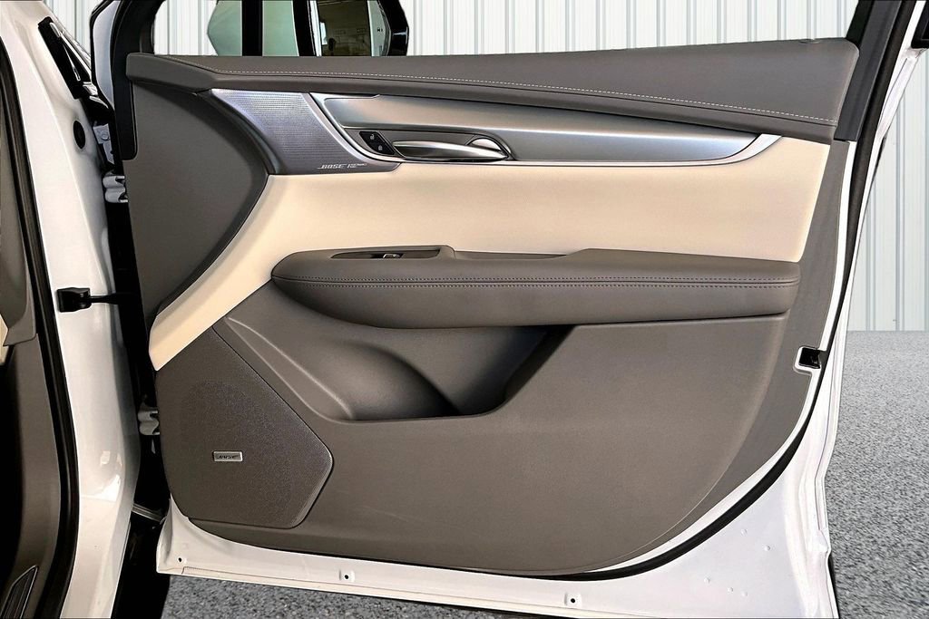Used 2023 Cadillac XT5 Premium Luxury w/ Technology Package FWD image 18
