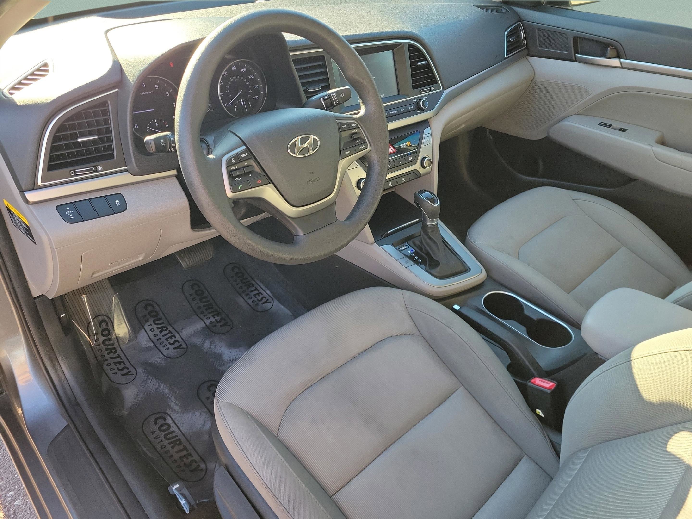 Used 2017 Hyundai Elantra SE image 14