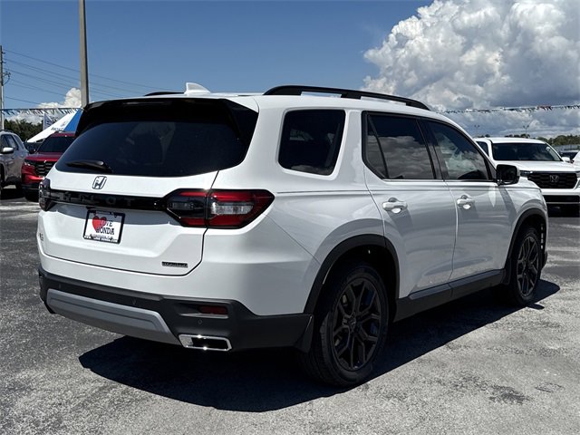 New 2025 Honda Pilot Touring image 5