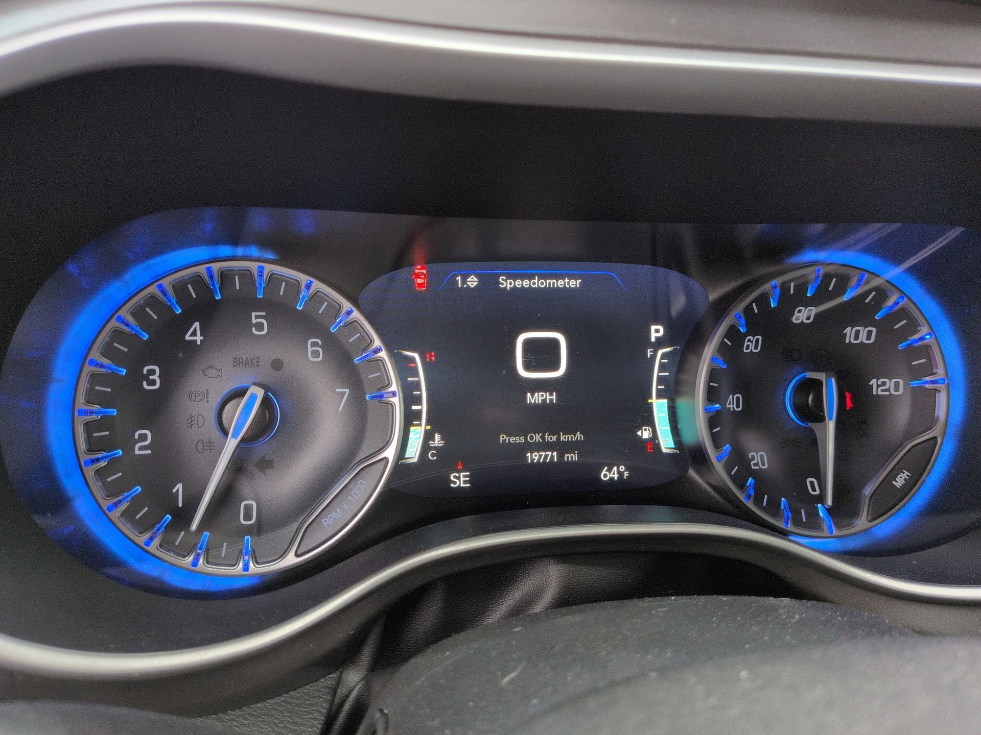 Used 2023 Chrysler Pacifica Touring-L image 11