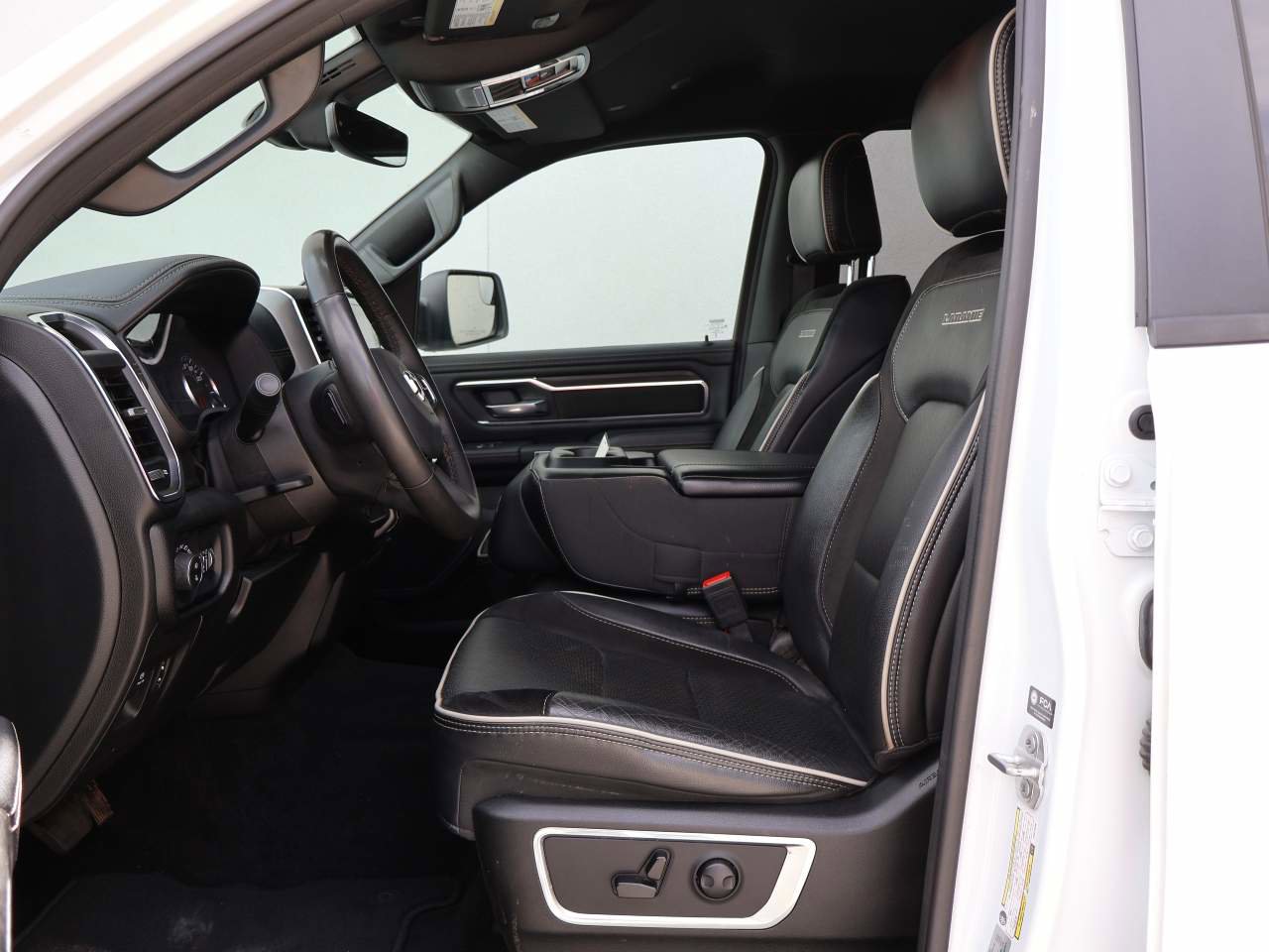 Used 2025 RAM 1500 Laramie image 8