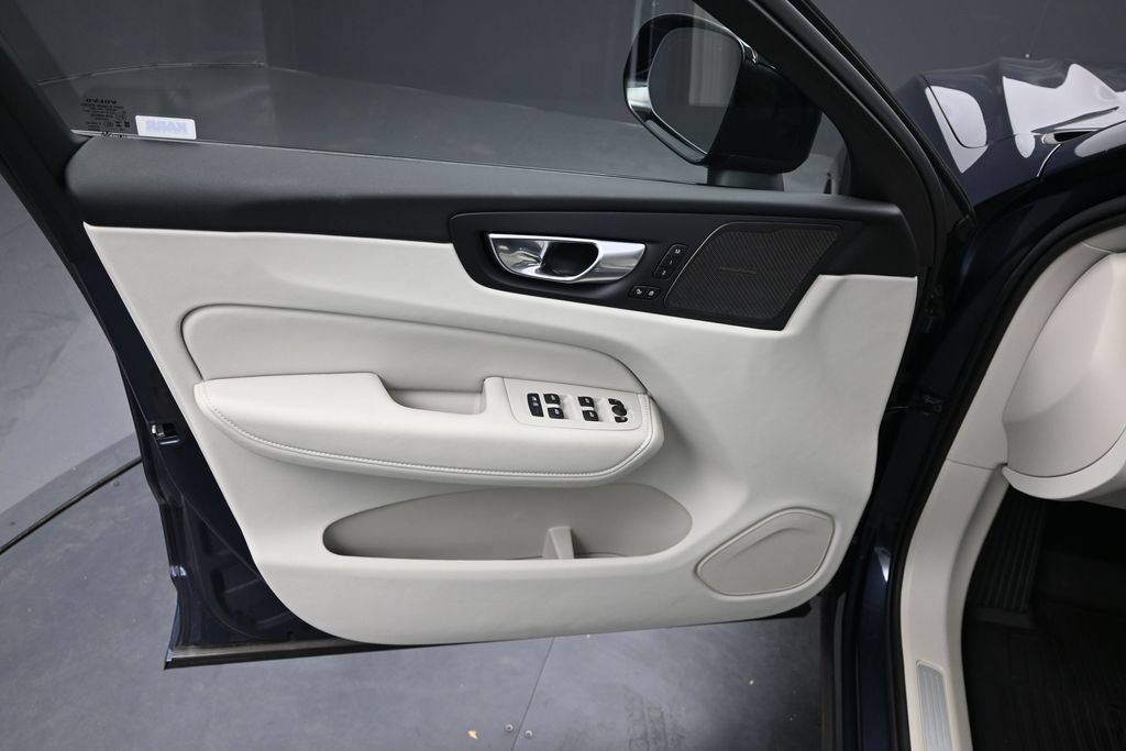 New 2026 Volvo XC60 B5 Ultra w/ Climate Package AWD/4WD image 11