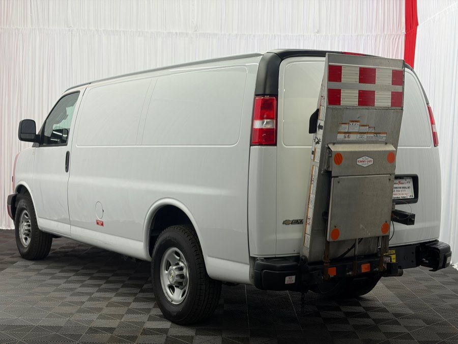 Used 2021 Chevrolet Express 3500 w/ Driver Convenience Package RWD image 6