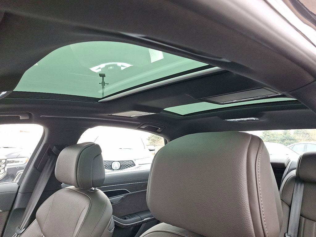 Used 2023 Audi A8 L 3.0T w/ Comfort Plus Package image 16