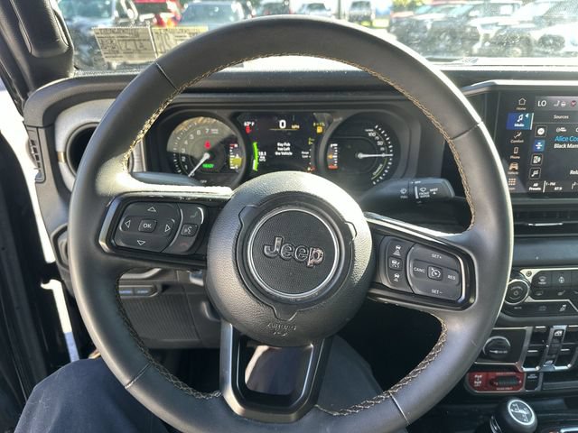 Used 2024 Jeep Wrangler Unlimited AWD/4WD image 13