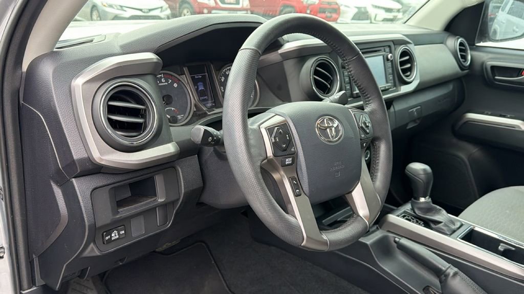 Used 2017 Toyota Tacoma SR5 w/ Tow Package RWD image 9