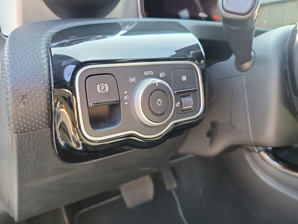 Used 2025 Mercedes-Benz CLA 250 image 24