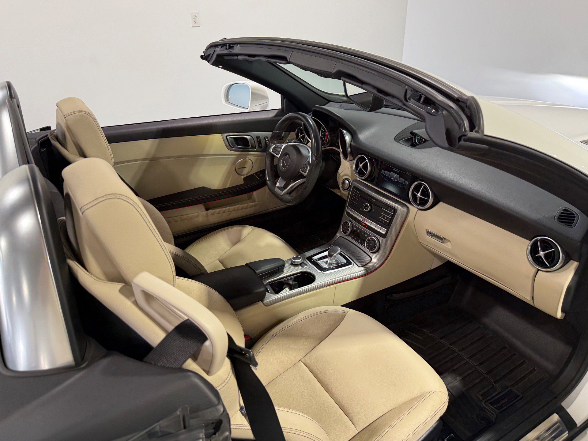 Used 2017 Mercedes-Benz SLC 300 w/ Premium 2 Package image 50