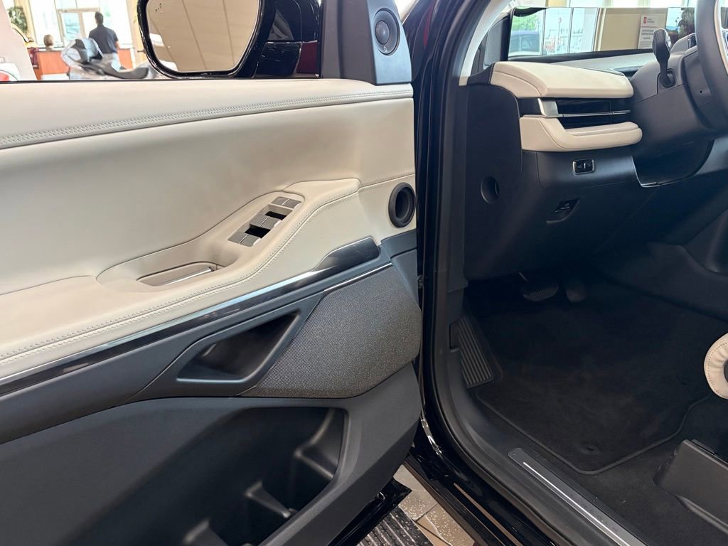 New 2026 Lincoln Navigator L Reserve w/ Jet Appearance Package AWD/4WD image 10