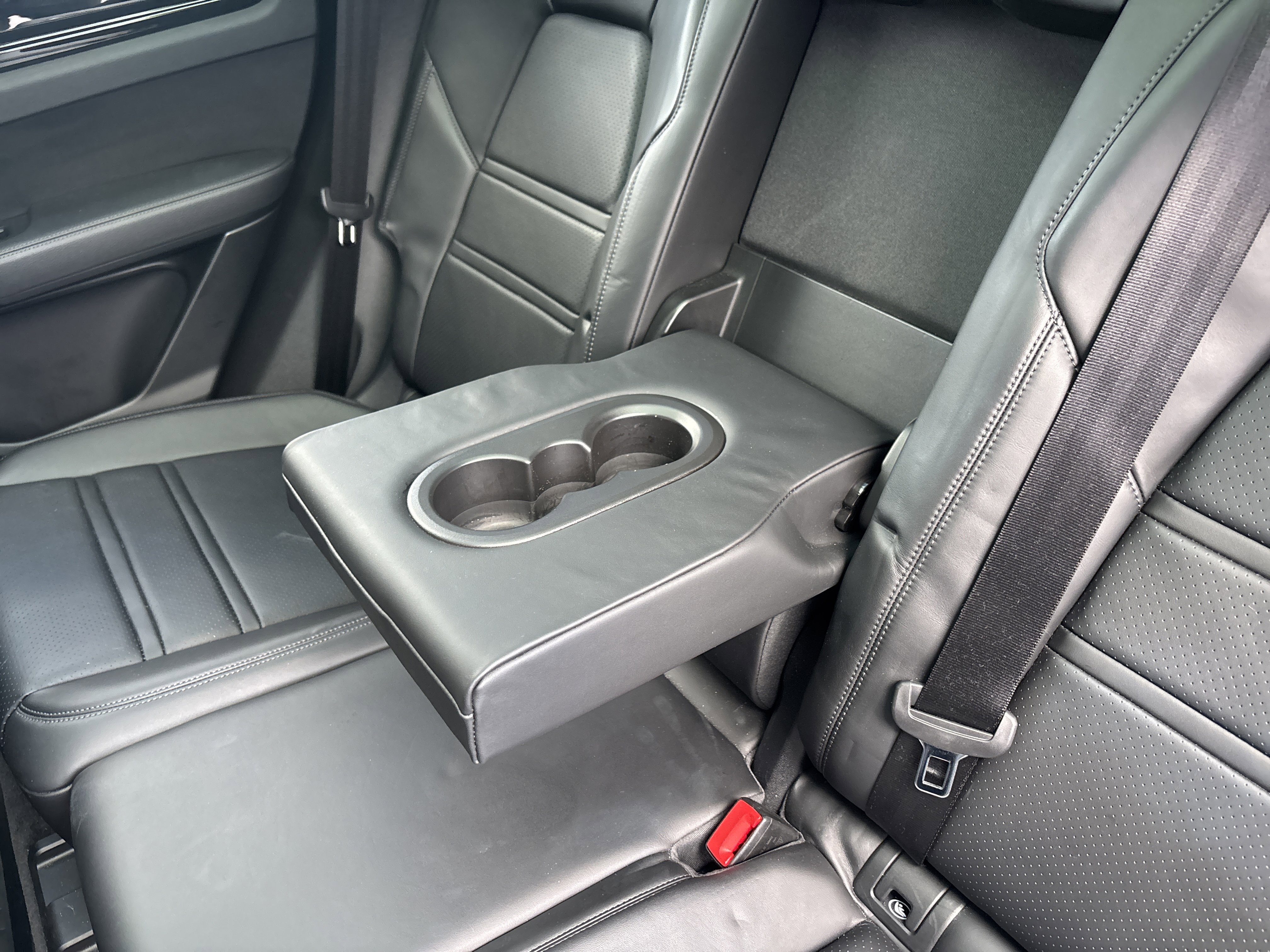 Certified 2021 Porsche Cayenne S image 26