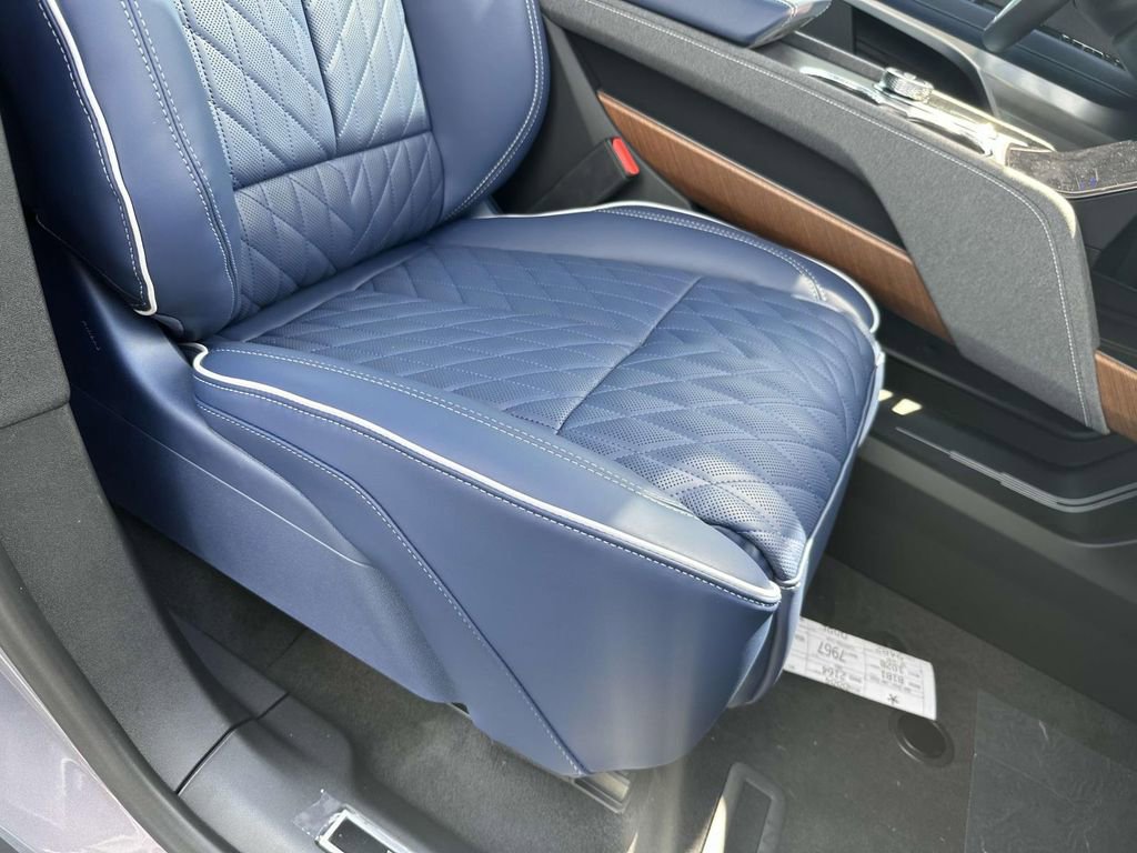 New 2026 Cadillac Vistiq Premium Luxury image 9