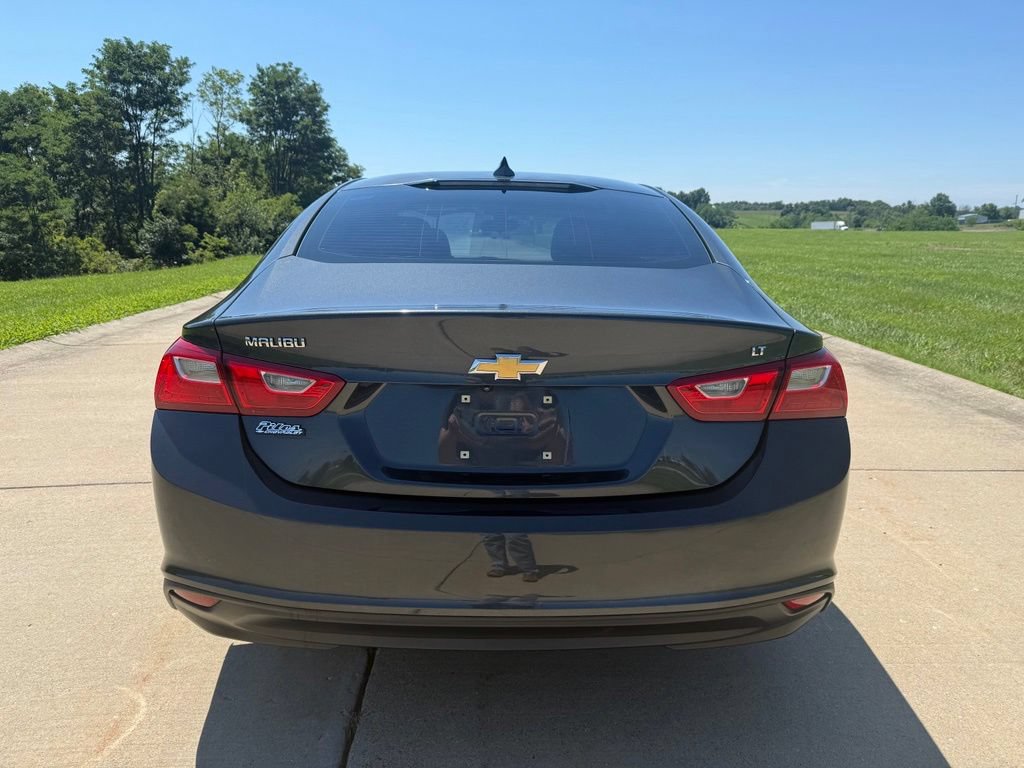 Used 2018 Chevrolet Malibu LT FWD image 4
