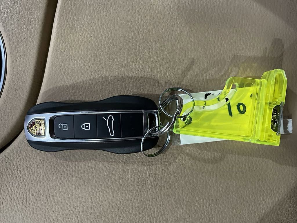 Used 2022 Porsche Panamera 4 image 32