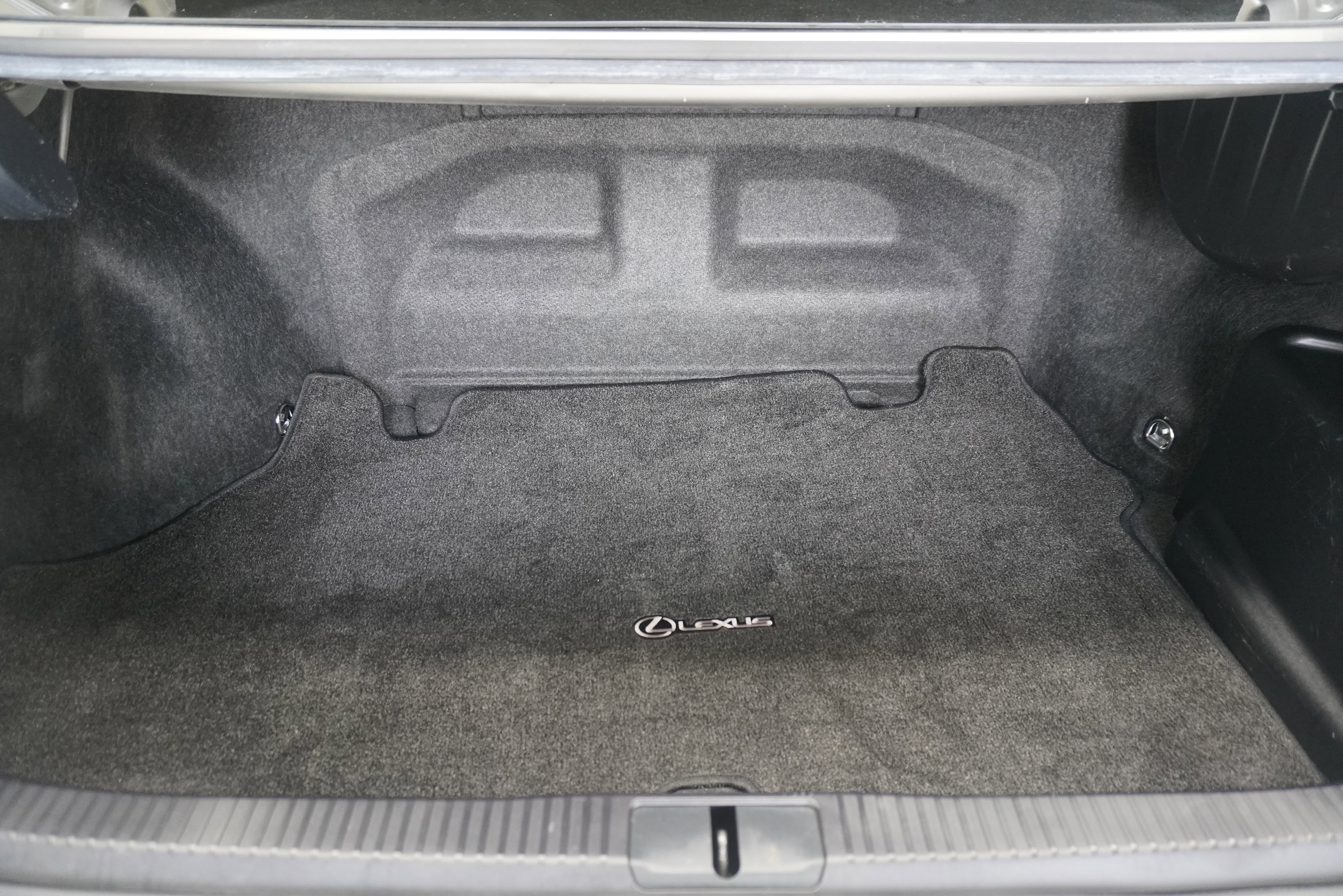 Used 2015 Lexus ES 300h FWD image 32