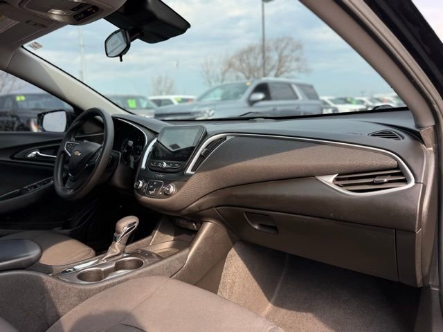 Used 2025 Chevrolet Malibu LS image 23
