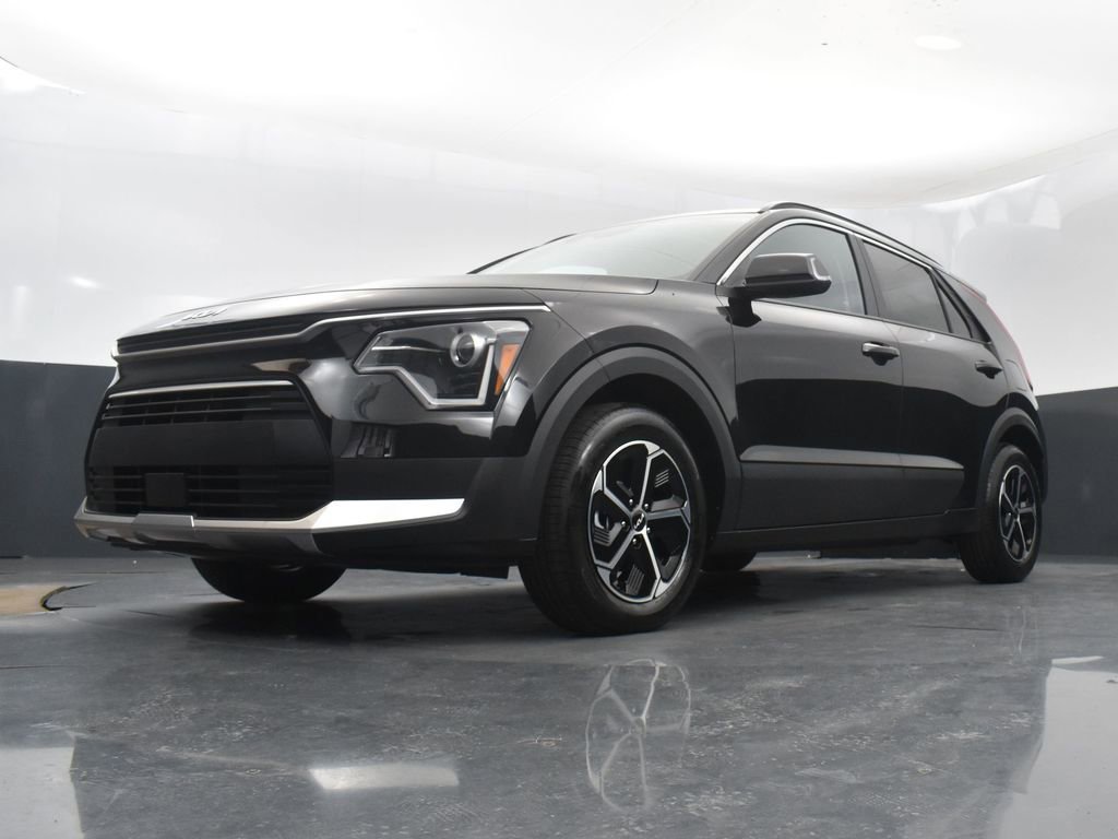 Certified 2025 Kia Niro EX FWD image 35