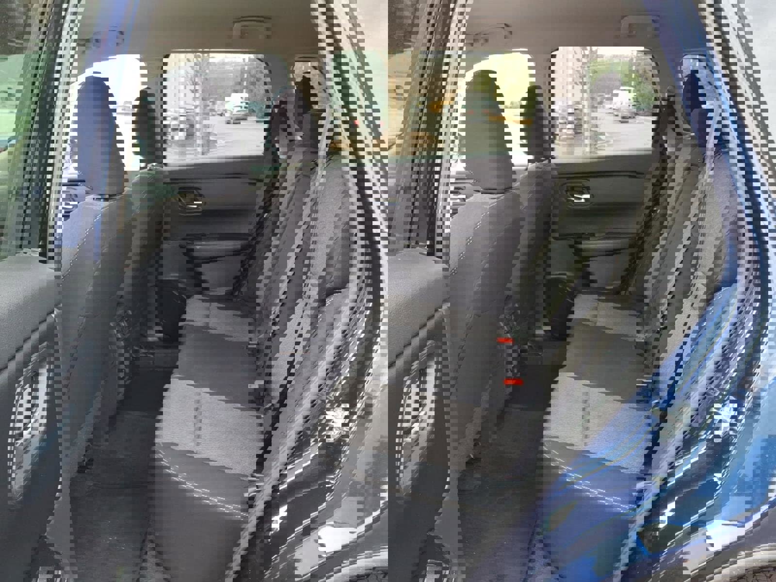 Used 2024 Nissan Rogue SV image 5