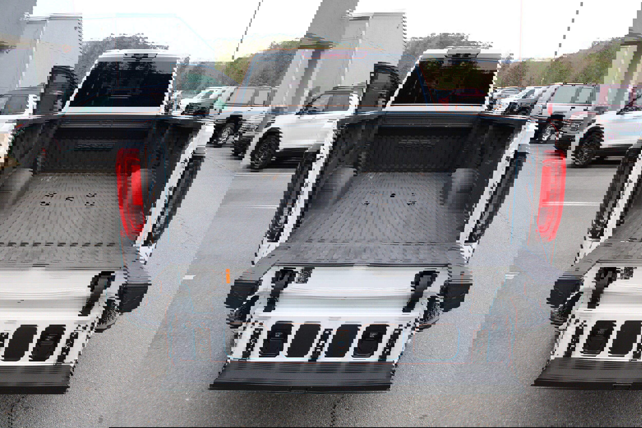 Used 2022 GMC Sierra 3500 Denali w/ Denali Ultimate Package image 11