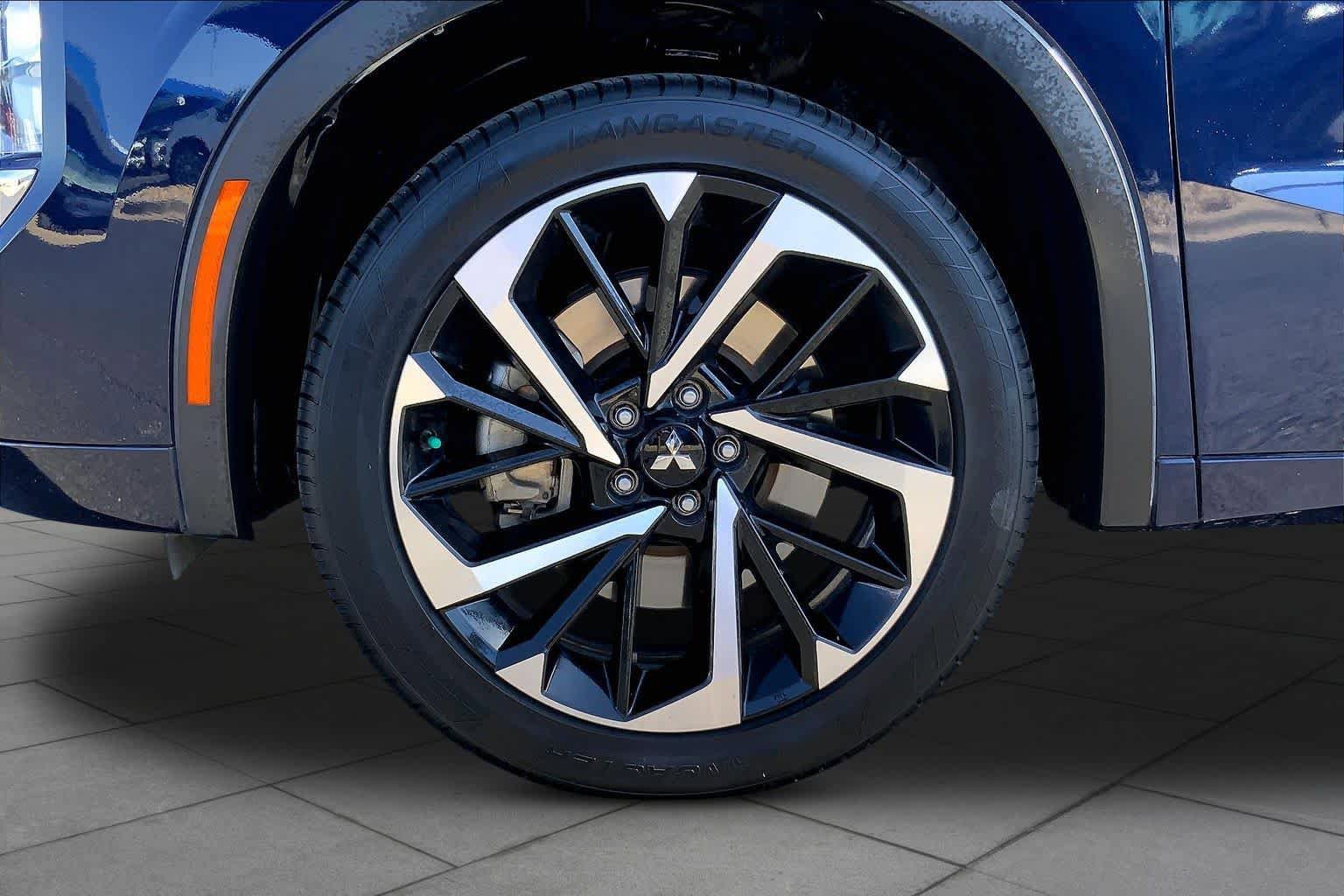 Used 2022 Mitsubishi Outlander SEL AWD/4WD image 11